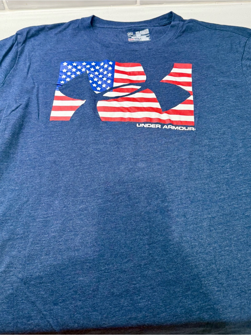 Under Armour Men's Navy Blue Graphic Flag Logo Short Sleeve Tee